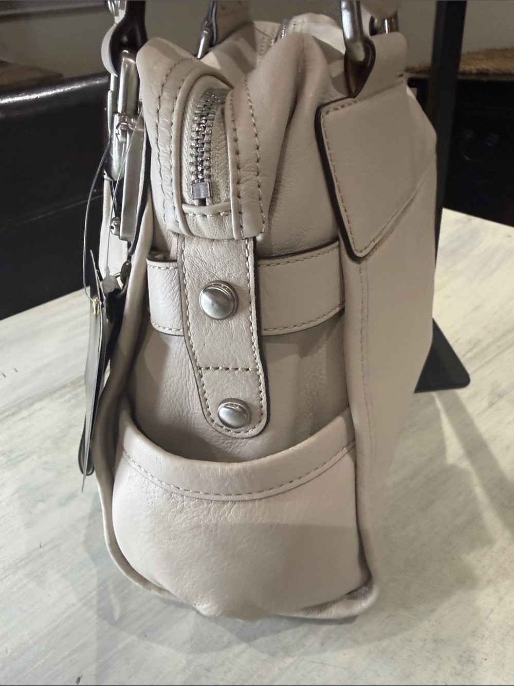 Vintage Y2K B. makowsky Cream Pebble Leather Shoulder Bag with Silver Hardware - Picture 5 of 11